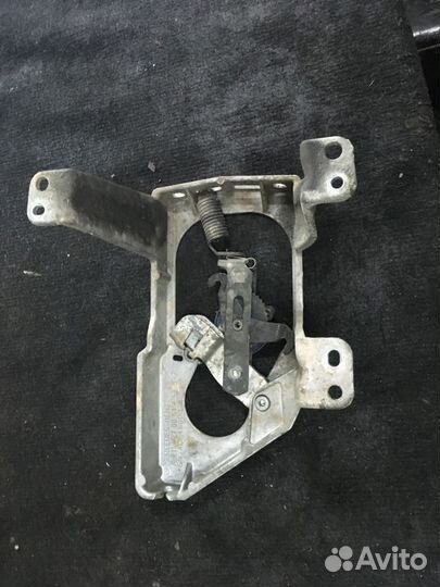 Механизм стояночного тормоза Mercedes A2114200638