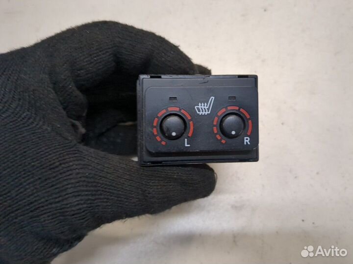 Кнопка обогрева сидений Lexus RX, 2005