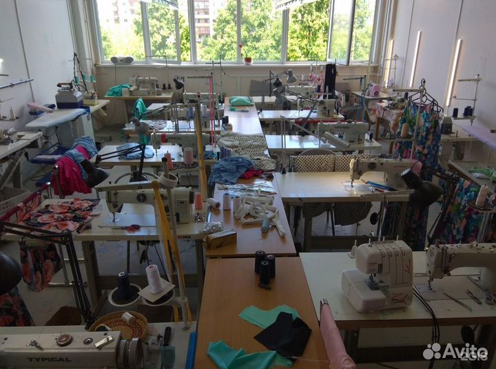 Швейный цех принимает заказы на пошив одежды оптом