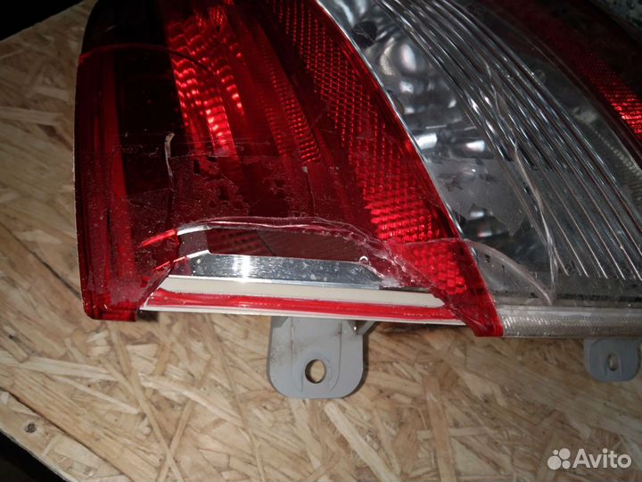 Фонарь задний левый skoda rapid
