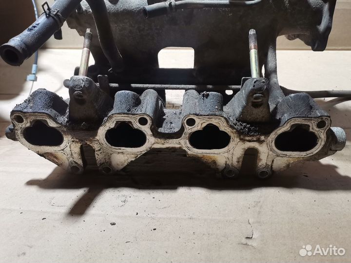 Коллектор впускной Nissan Almera Tino Primera 1.8