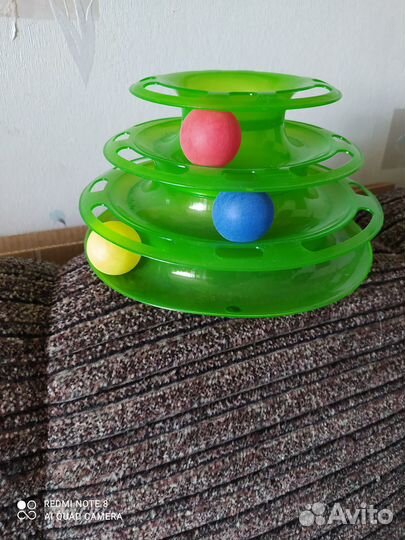 Игрушка для кошек трек 3 яруса с шариками