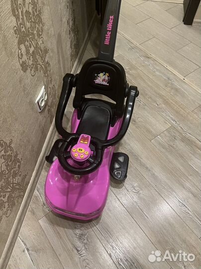 Машинка каталка с ручкой