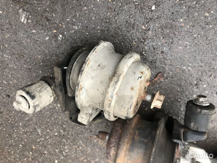 Infiniti fx35 подушка двигателя