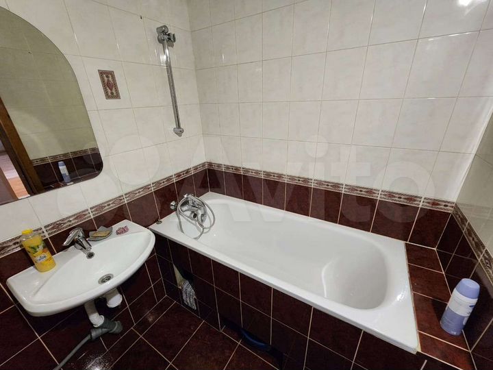 2-к. квартира, 50 м², 3/9 эт.