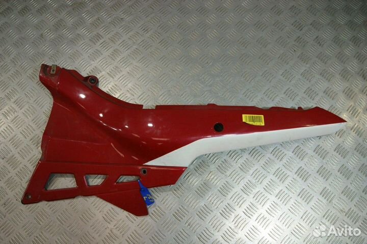 Пластик боковой Suzuki GSX400F