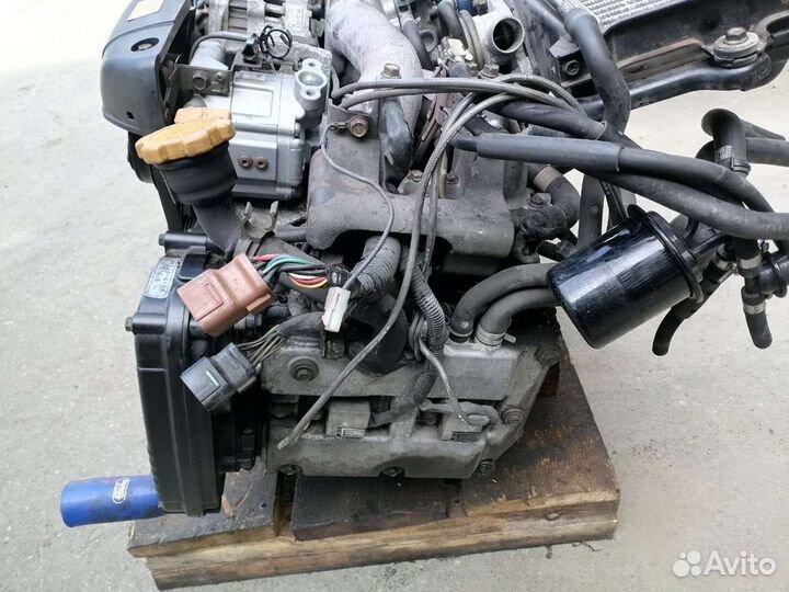Двигатель Subaru forester SG5 ej205