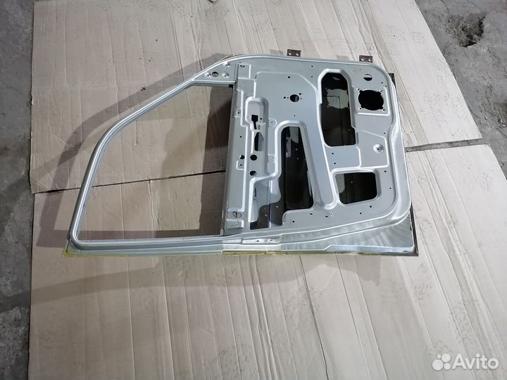 Дверь передняя левая УАЗ патриот