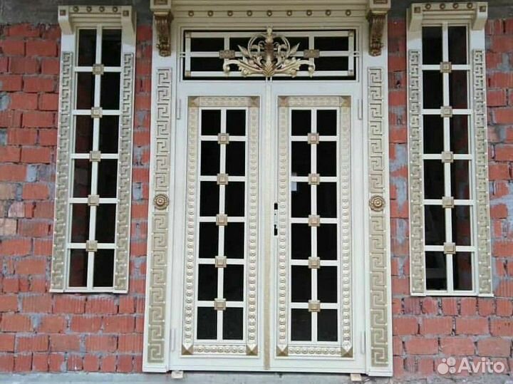 Кованая дверь входная