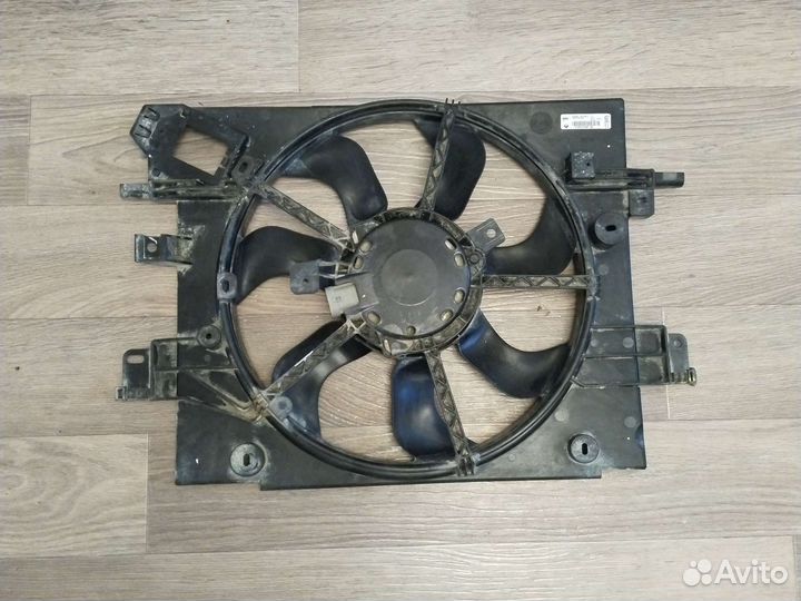 Вентилятор охлаждения радиатора 214814130R Renault
