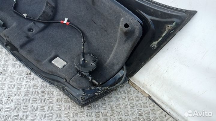 Крышка багажника Lexus LS430