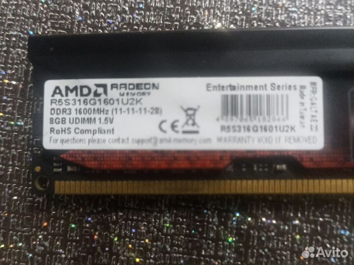 Материнская плата с процессором и памятью