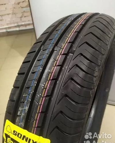 Sonix EcoPro 99 215/55 R16 97W