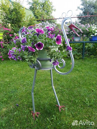 Ручная работа из металла. Украшение садового участ