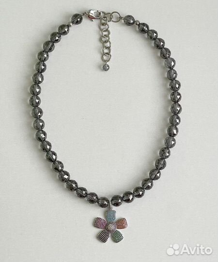 Колье из горного хрусталя с подвеской с фианитами