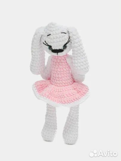 Плюшевый заяц в платье