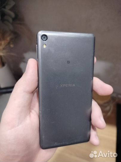 Sony Xperia E5, 16 ГБ