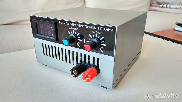 Регулируемый источник питания