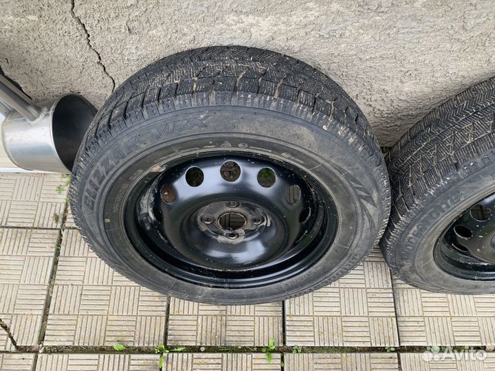 R15 Bridgestone Blizzak VRX3 185/65, PCD 4x100 DIA 54.1