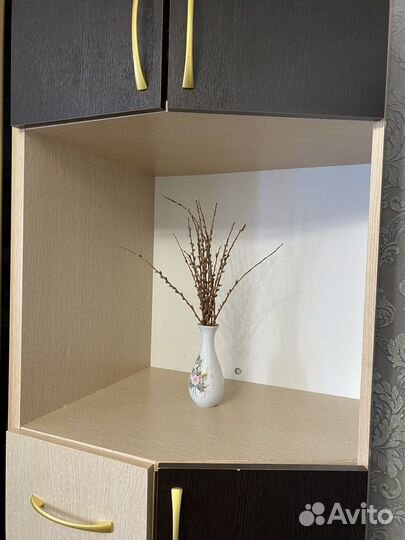 Угловой шкаф