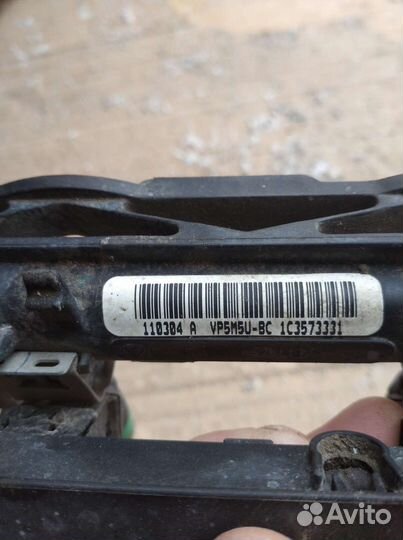 Топливная рампа с форсунками ford focus 2 1.6