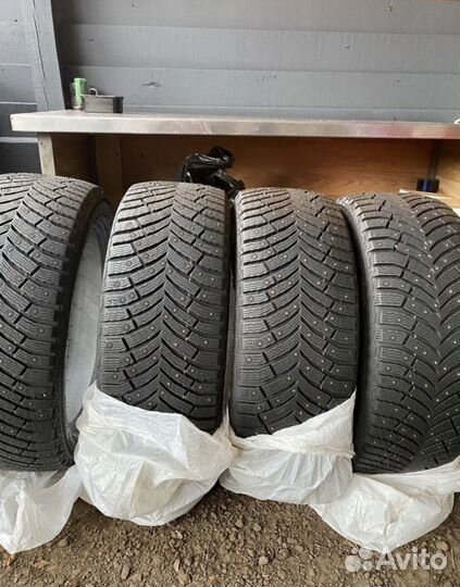 Michelin X-Ice North 4 245/45 R19
