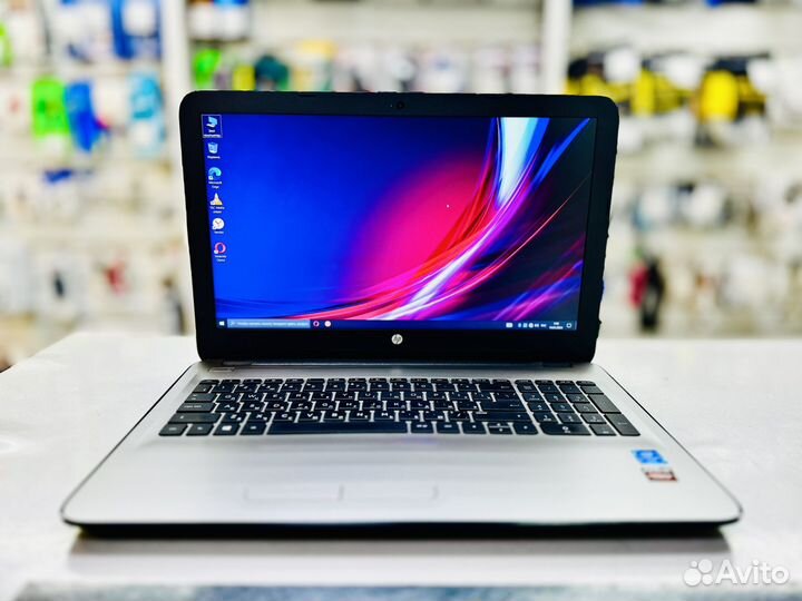 Ноутбук HP 4 ядра SSD256GB две видеокарты