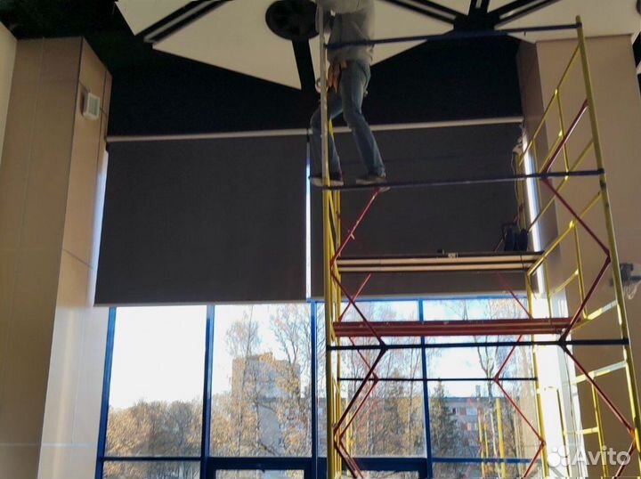 Рулонные шторы с установкой без сверления