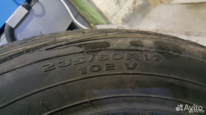 Kumho Road Venture APT KL51 235/60 R17