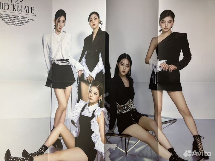 Официальные постеры itzy