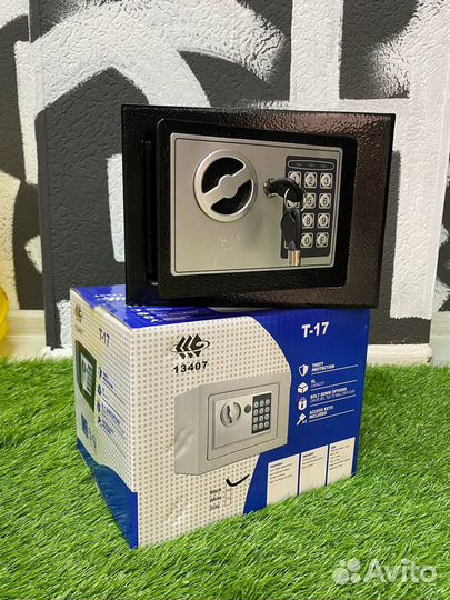 Сейф С электронным кодовым замком