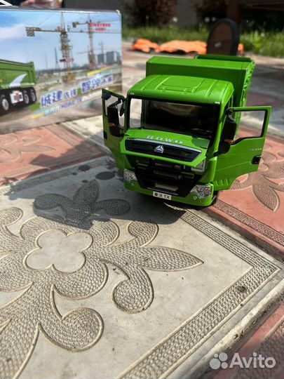 Модель самосвала howo-TX 1:24