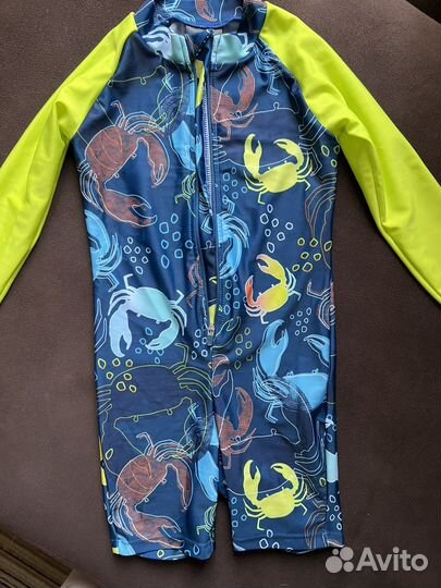 Плавательный костюм