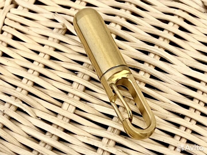 Контейнер с карабином Таблетница Брелок Сахарница