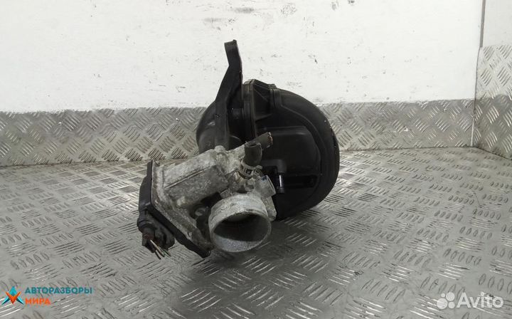 Коллектор впускной Toyota Corolla Verso 2-й рест