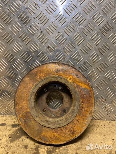 Тормозной диск передний Nissan Almera G15 K4M 1.6