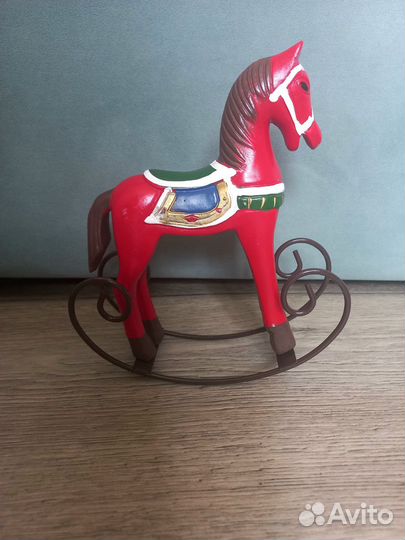 Лошадь качалка игрушка
