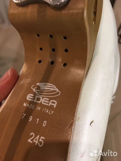 Фигурные коньки edea