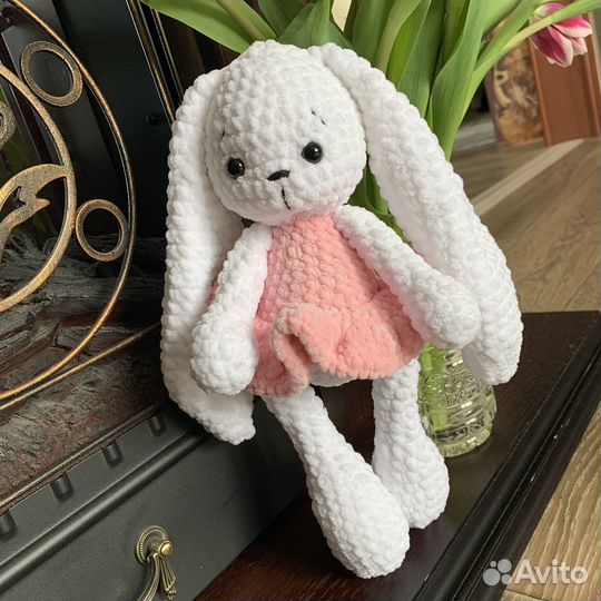 Зайка плюшевая