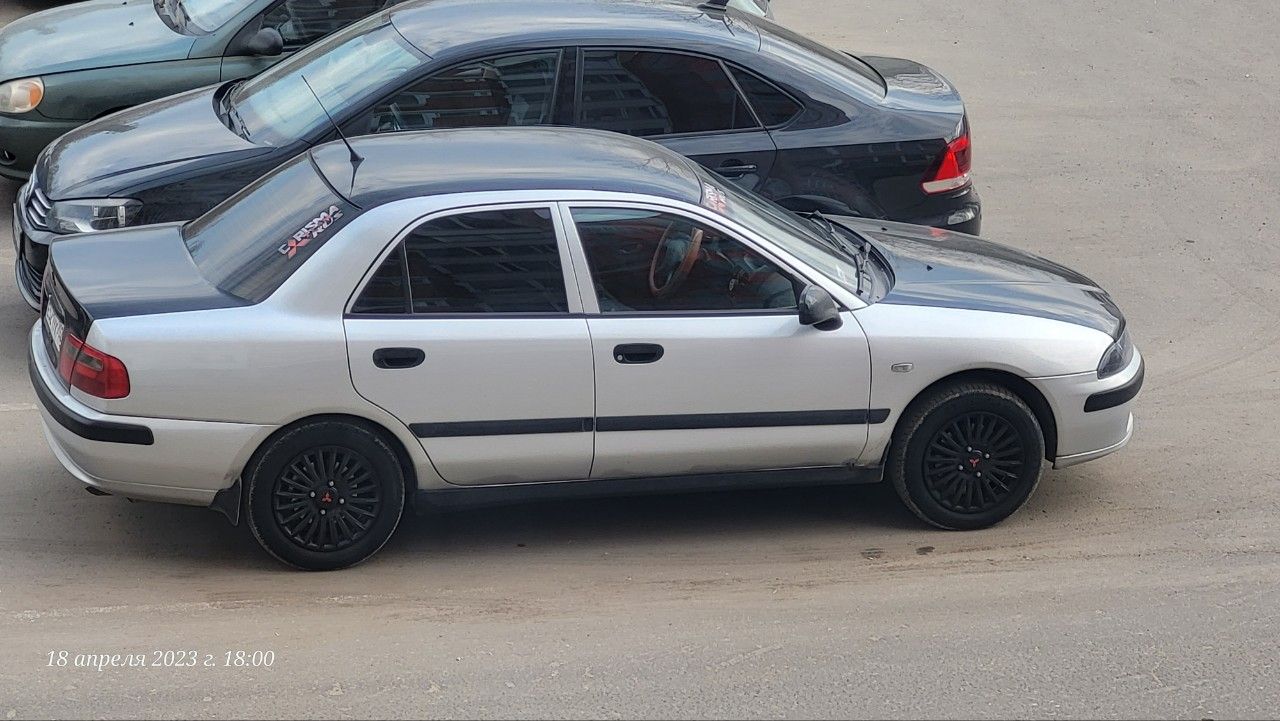 Mitsubishi Carisma: фото владельца