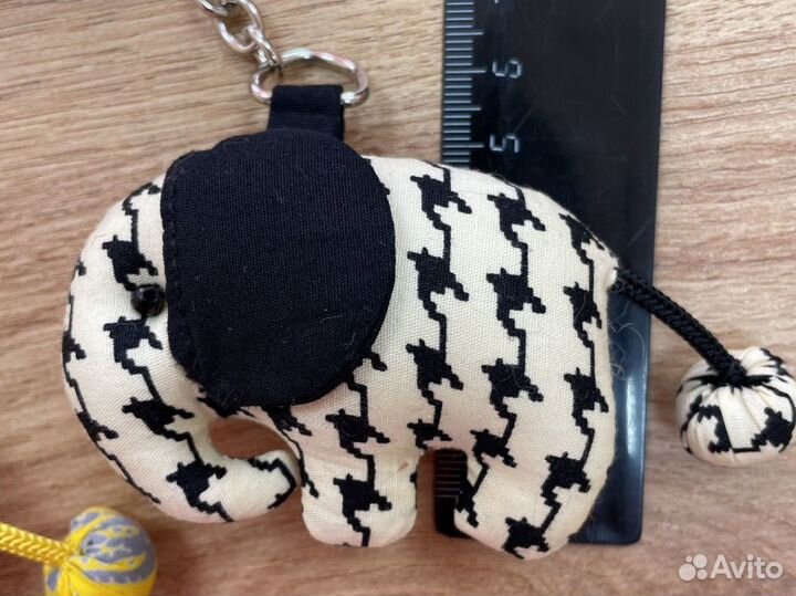 Слоник брелок для ключей новый мягкий