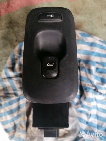 Блок управления стеклоподъемником вольво V70 Xc70