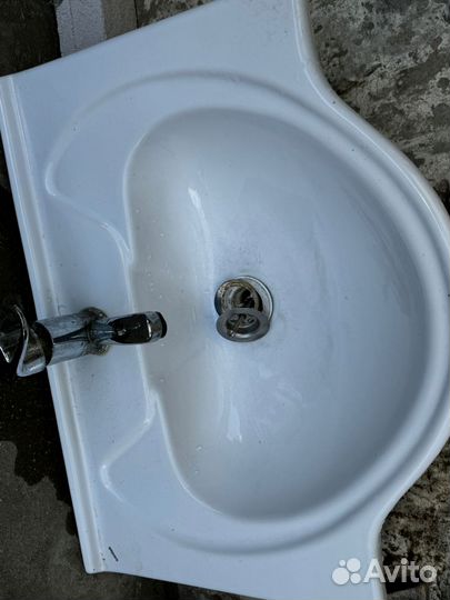 Раковина в ванную бу