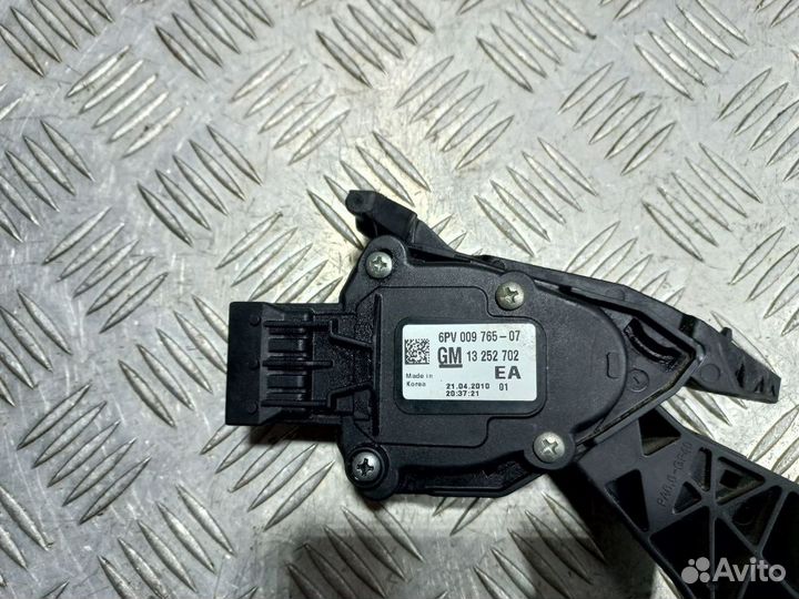 Педаль газа Chevrolet Cruze