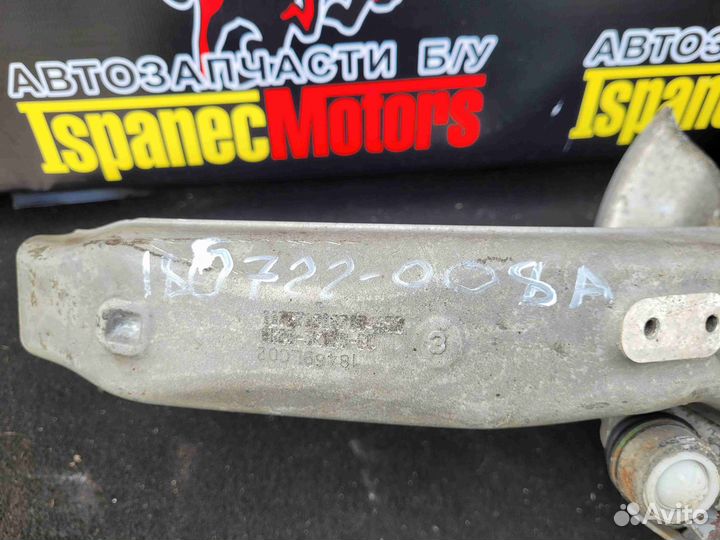 Кулак поворотный правый Land-Rover Range Rover Vel