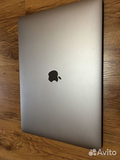 Apple MacBook Pro 15 2019 i7 16gb