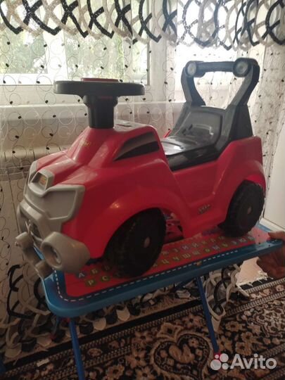 Машинка каталка толокар
