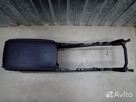 Подлокотник / консоль Infiniti Q50 (2013-2022)
