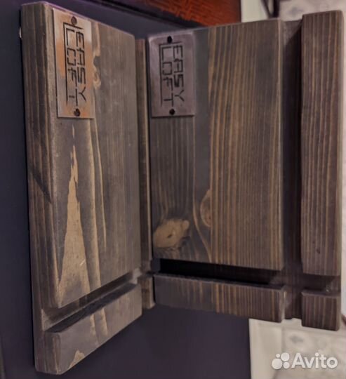 Подставка для телефона из сосны