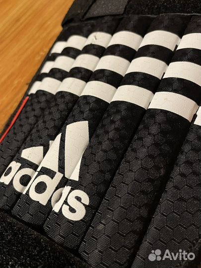 Щитки футбольные Adidas с защитой голеностопа